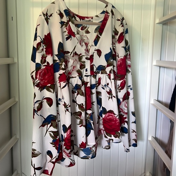 Beautiful Flowy Shirt - Picture 1 of 3